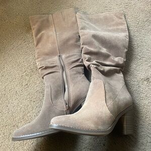Stylish Tan Suede Women's Boots